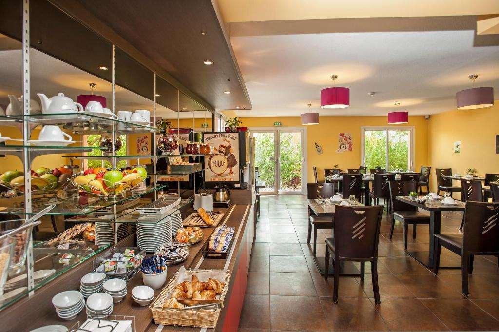 Brit Hotel Confort Villeneuve Sur Lot Bias  Restaurant photo