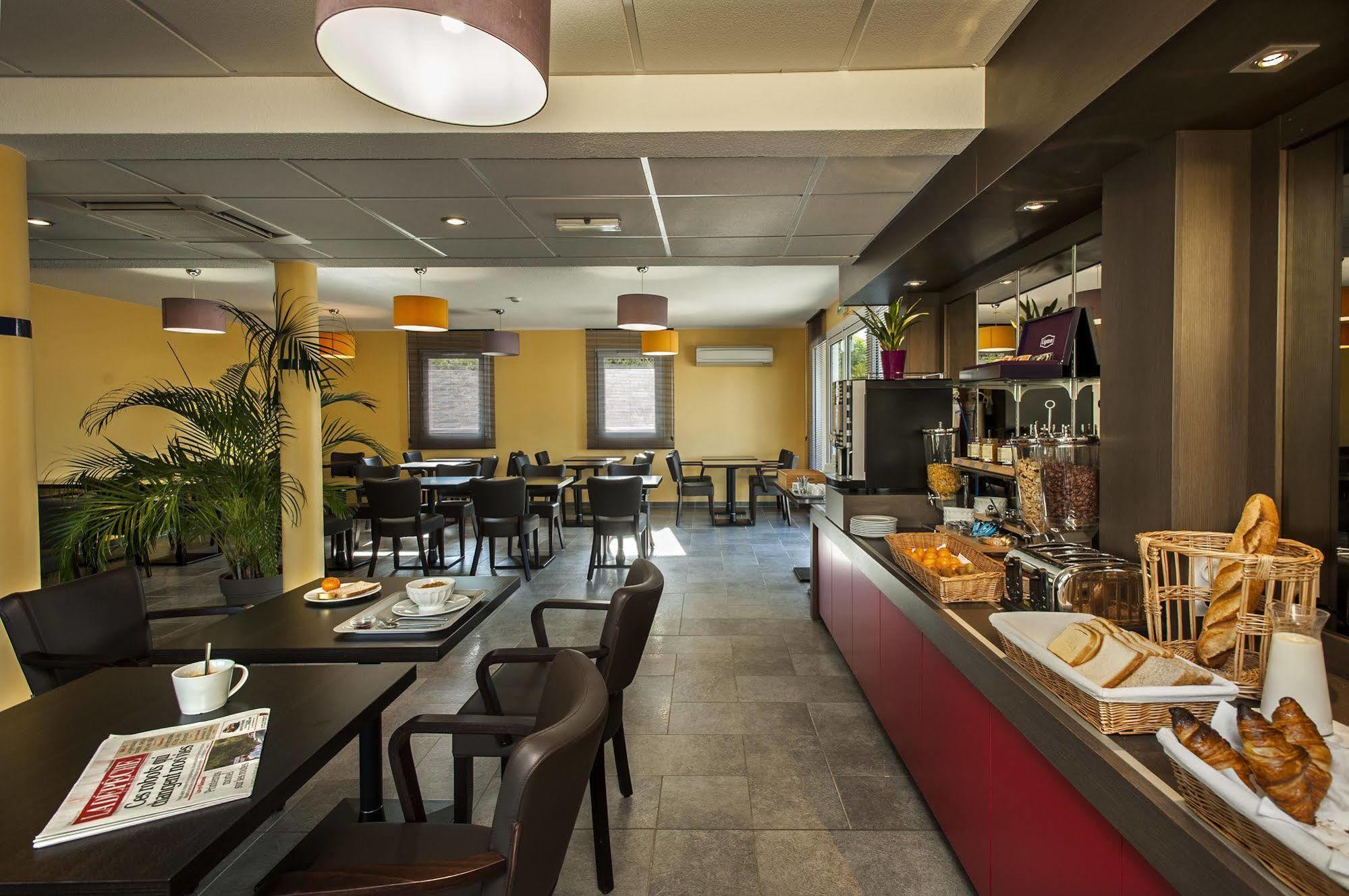 Brit Hotel Confort Villeneuve Sur Lot Bias  Exterior photo